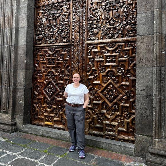 Meet your Posher, Stacy - Picture 5 of 9